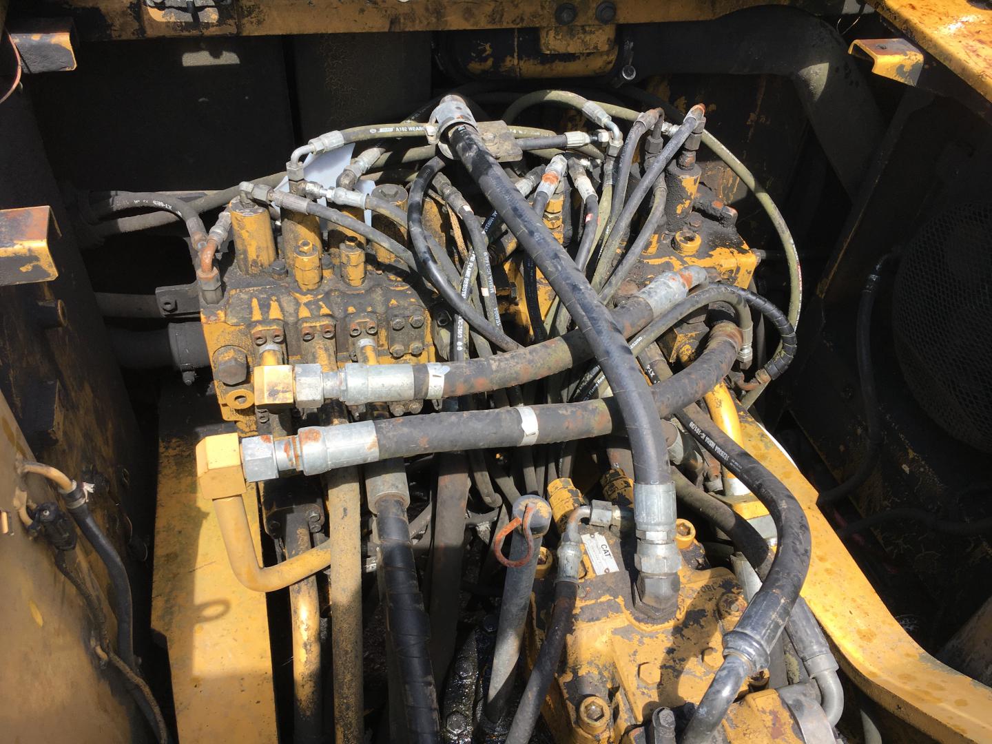 ./imagenes/INVOICE/2019/16931/EXCAVADORA CAT 325D (34).JPG